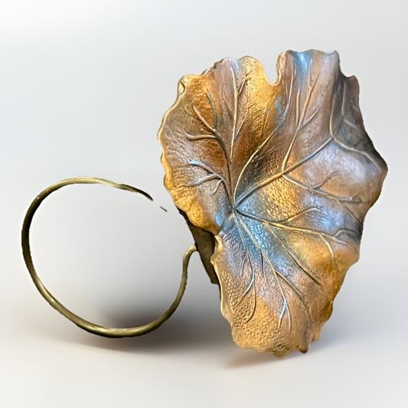 Vintage Grape Leaf Gold/ Brass Tone Scarf Clip Ring - Picture 5 of 8